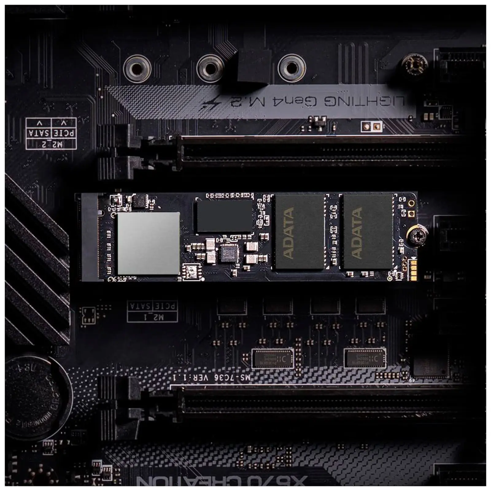 SSD накопитель Adata M.2 GAMMIX S70 BLADE 1000 Гб PCIe 4.0 (AGAMMIXS70B-1T-CS)