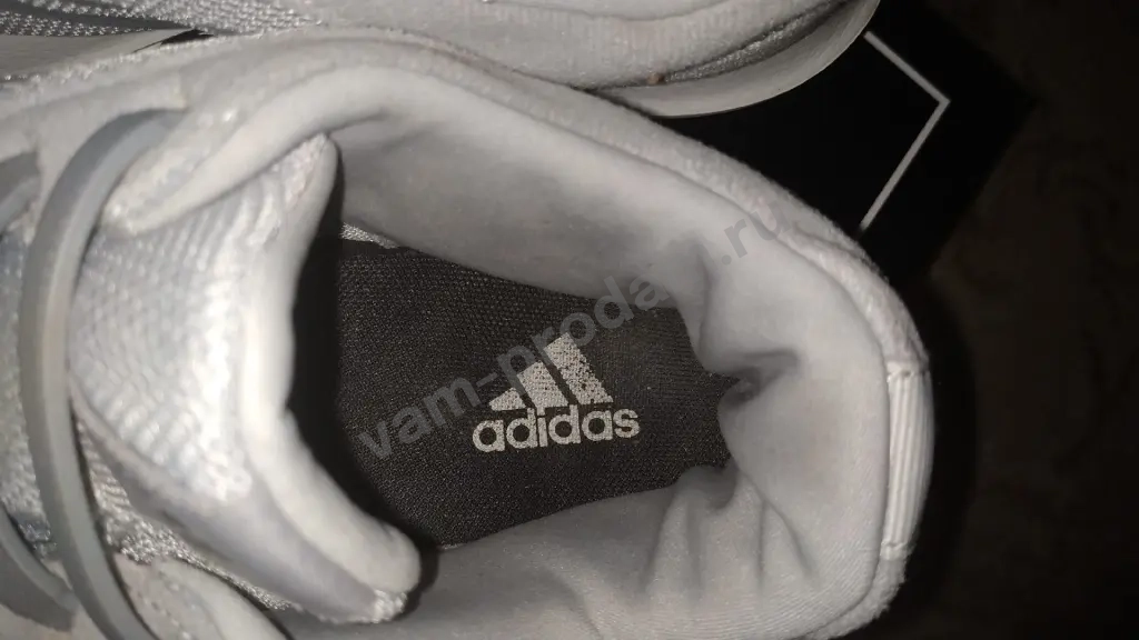 кроссовки Adidas 37