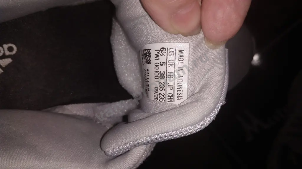 кроссовки Adidas 37