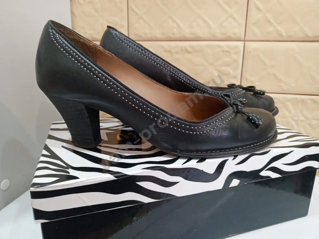 Туфли Clarks 39 р-р, натуральная кожа, чёрные