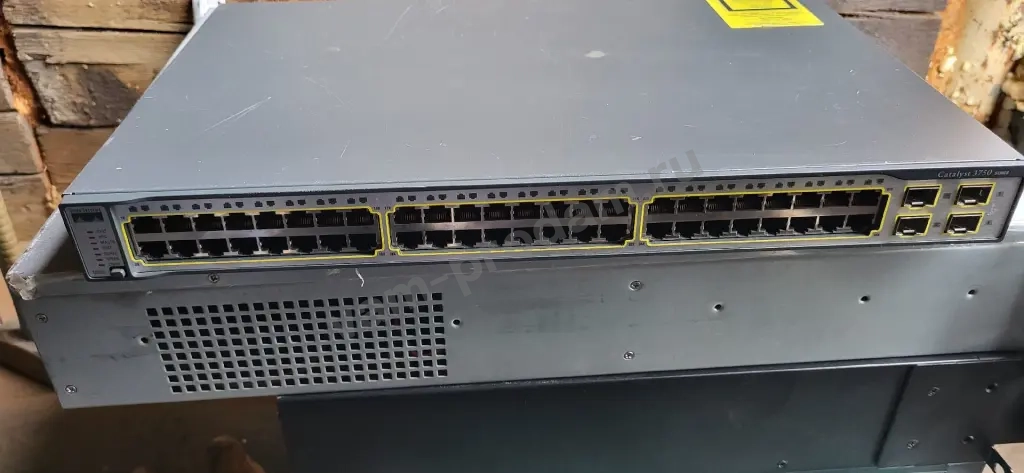 Коммутатор Cisco WS-C3750-48 TS-Sт.и коммутатора Cisco Catalyst модели WS-C3750-48TS-E