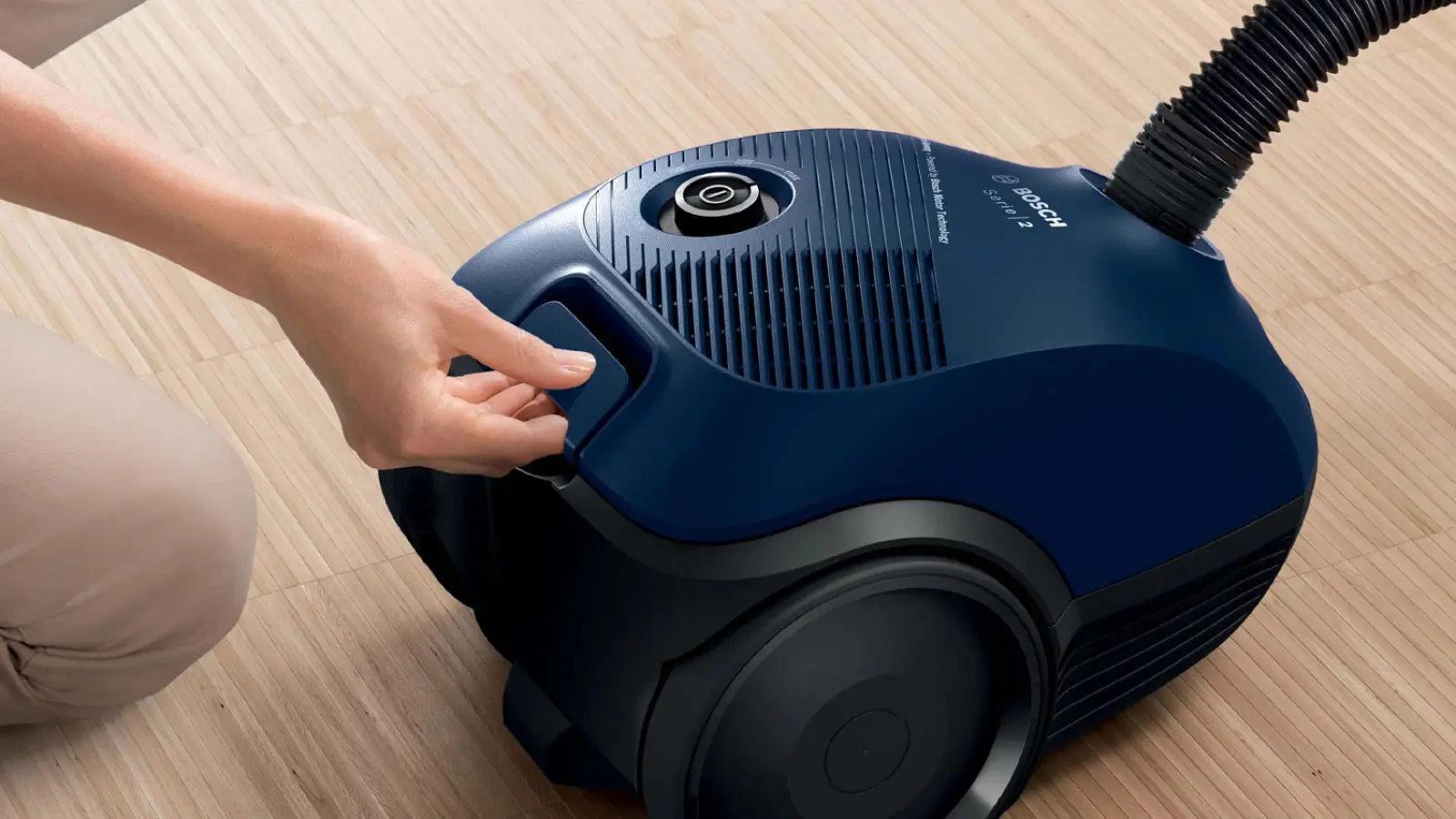 Пылесос напольный Bosch BGLS2BU2