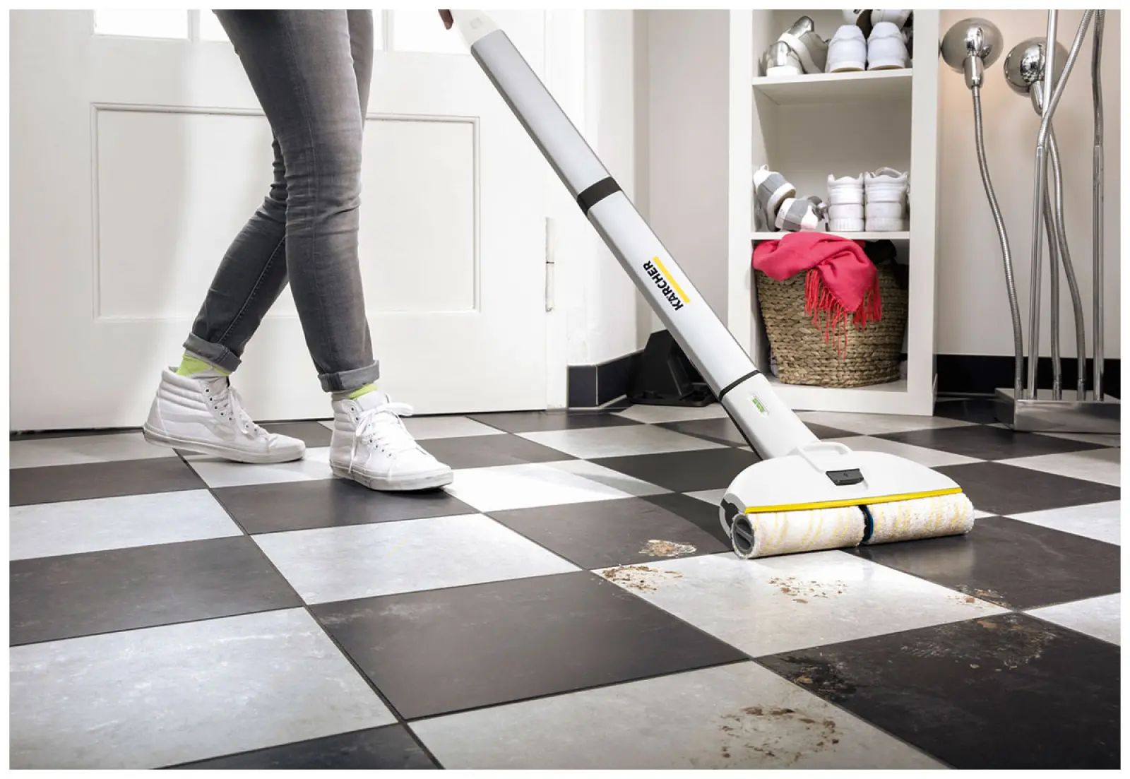 Электрошвабра  Karcher EWM 2, белая (1.056-310.0)