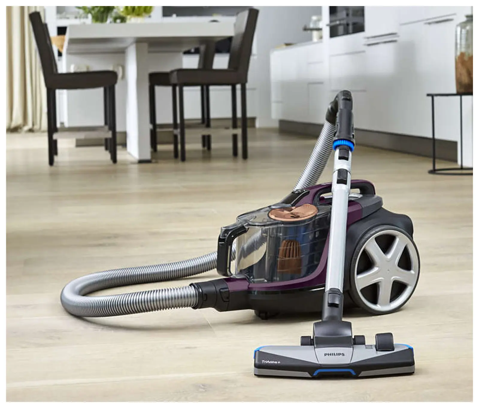 Пылесос напольный Philips FC 9734/01 PowerPro Expert