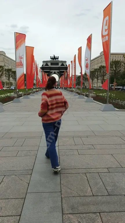 Кардиган женский ручной вязки