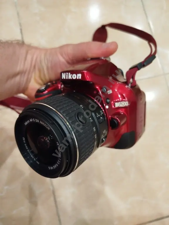 Зеркальный фотоаппарат Nikon D5200 + объектив кит 18-55