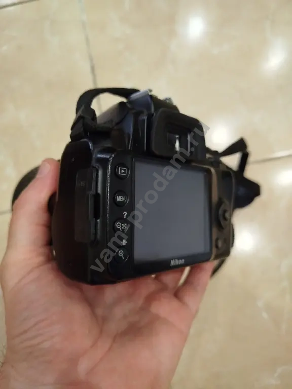 Зеркальный фотоаппарат Nikon D3000 + кит объектив 18-55