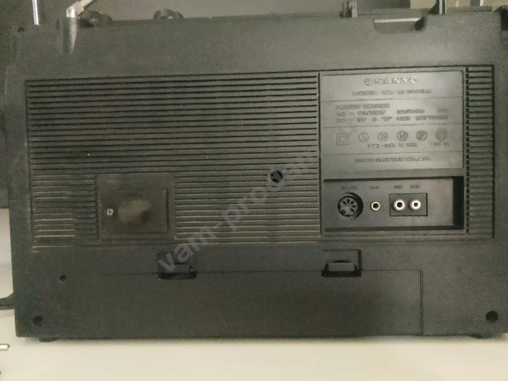 магнитола кассетная SANYO