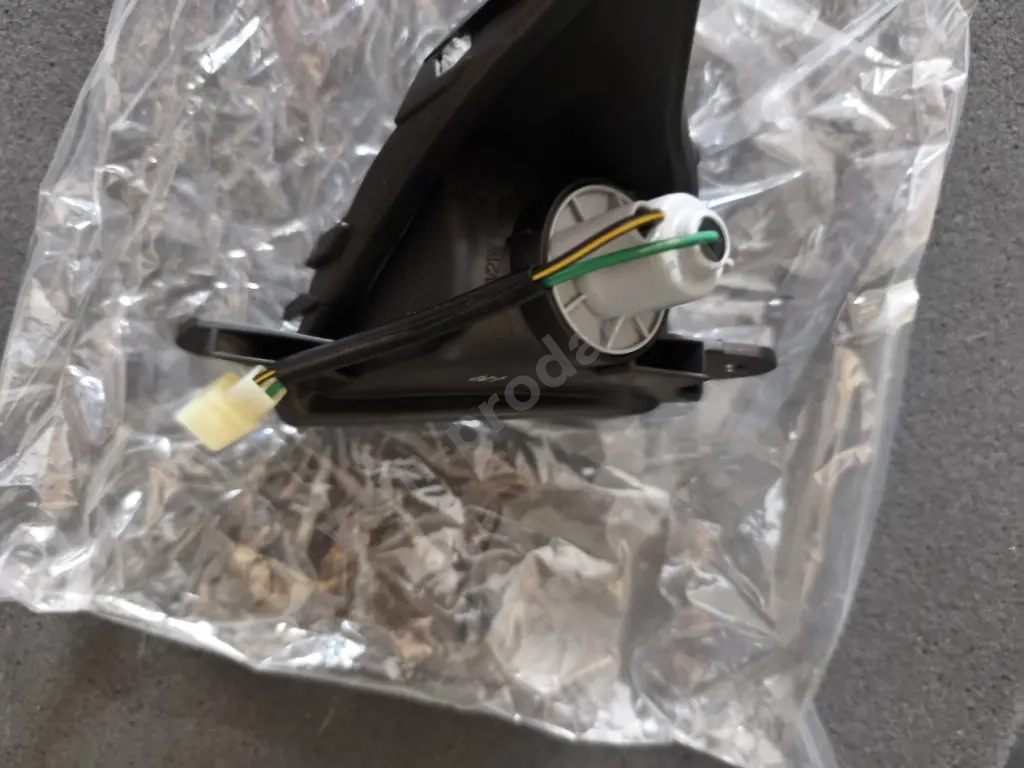 Поворотник передний правый Kawasaki ZX6R/ZX10R/ZZR