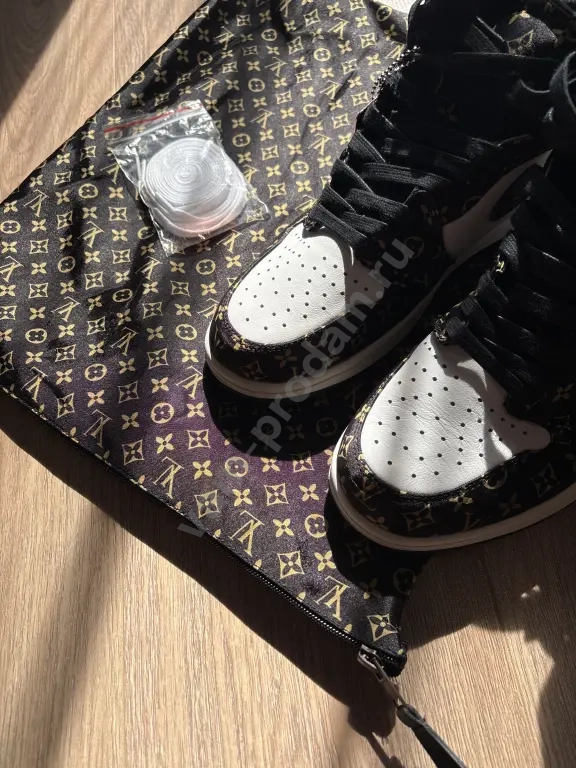 Кастомные кроссовки AirJordan 1