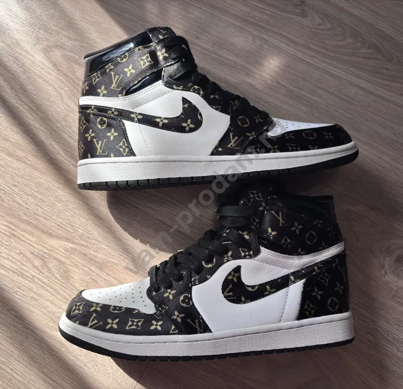 Кастомные кроссовки AirJordan 1