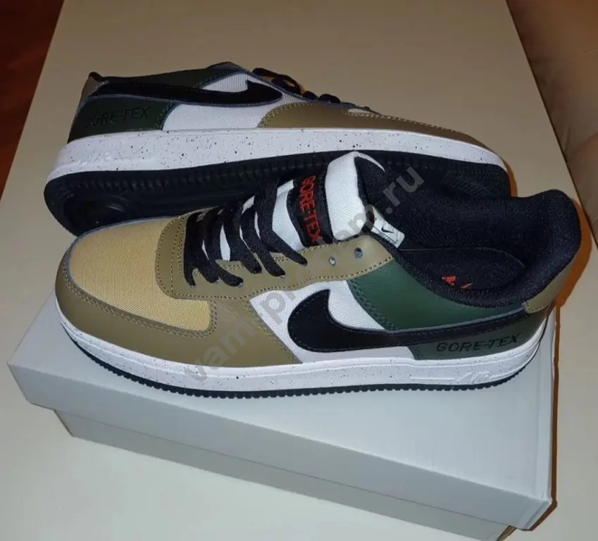 Кроссовки Nike