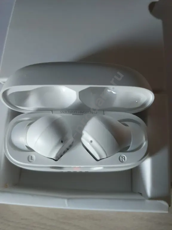 Беспроводные наушники JBL wave beam