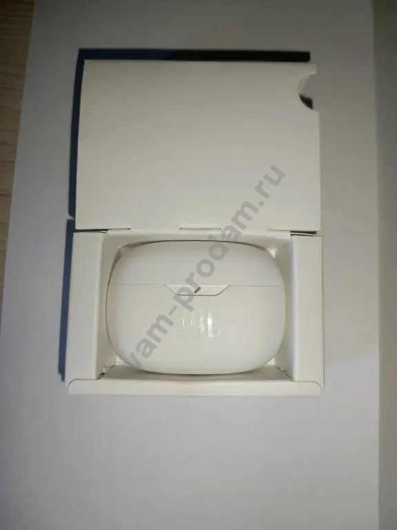 Беспроводные наушники JBL wave beam
