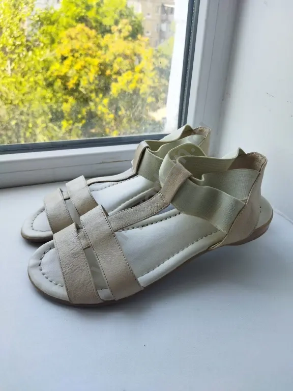 Босоножки женские 37 р.