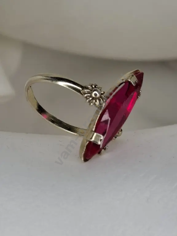 Серебряное кольцоМаркизвставка синт.рубин☆875