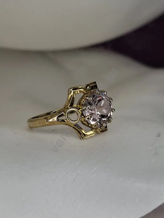 Серебряное кольцовставка пудровый гранатитпозолота☆875 проба