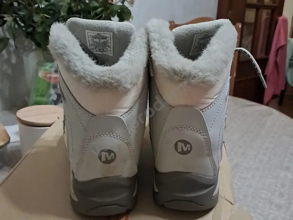 Ботинки женские зимние Merrell