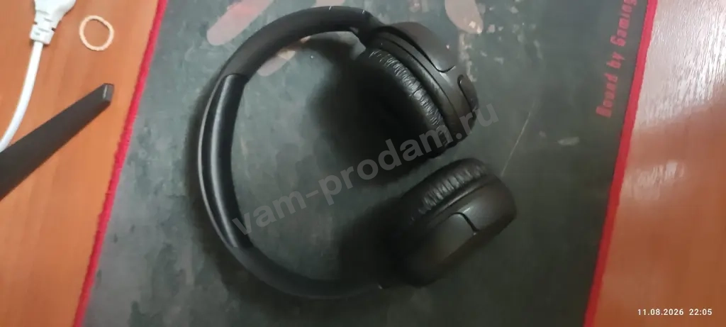 Наушники JBL tune 560bt оригинал в хорошем состоянии