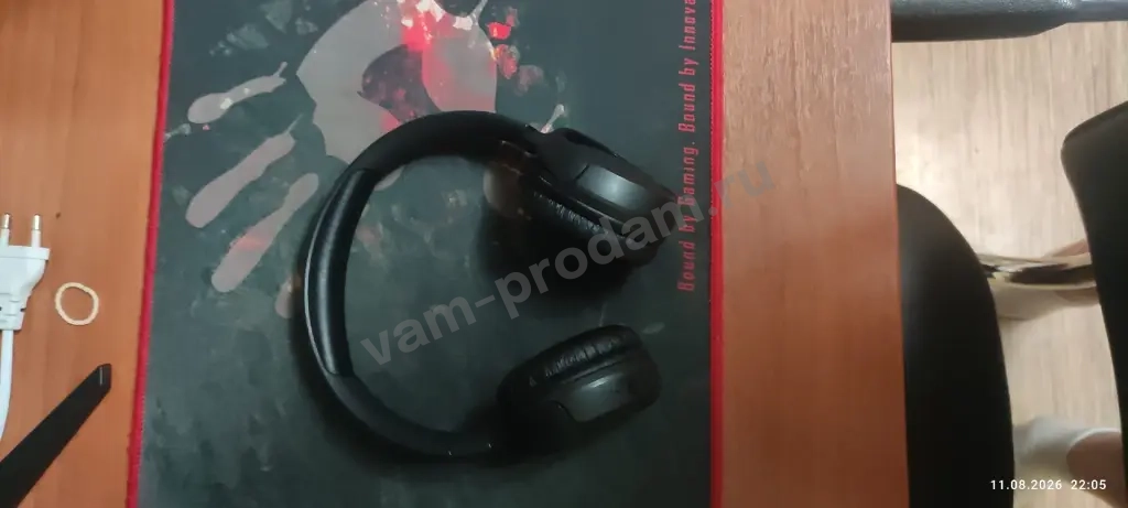Наушники JBL tune 560bt оригинал в хорошем состоянии