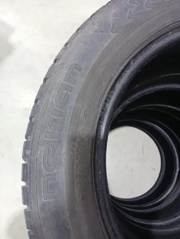 шины зимние 235/55 r17