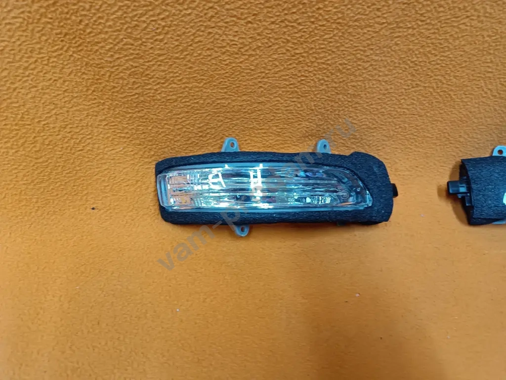 повторитель в зеркало Toyota land cruiser 200 , prado 150