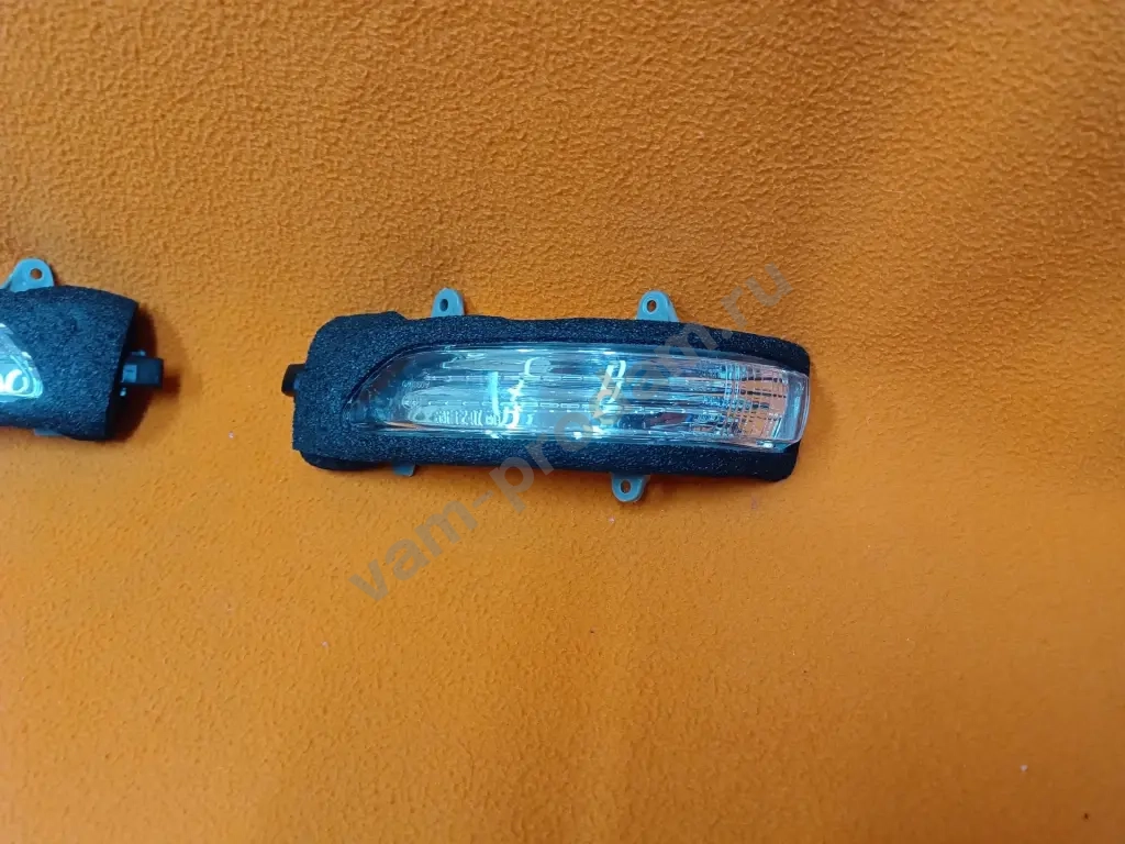 повторитель в зеркало Toyota land cruiser 200 , prado 150