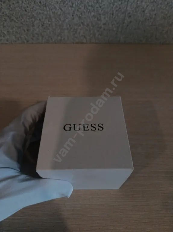 Часы женские Guess