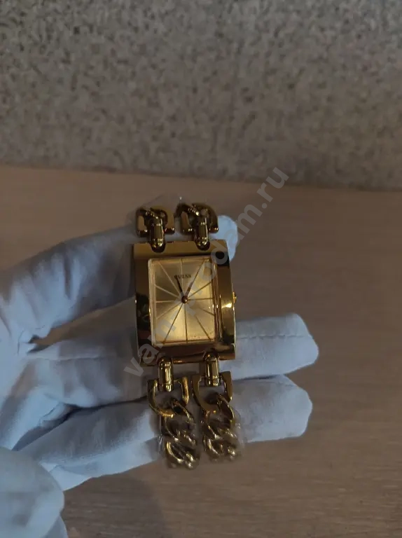 Часы женские Guess