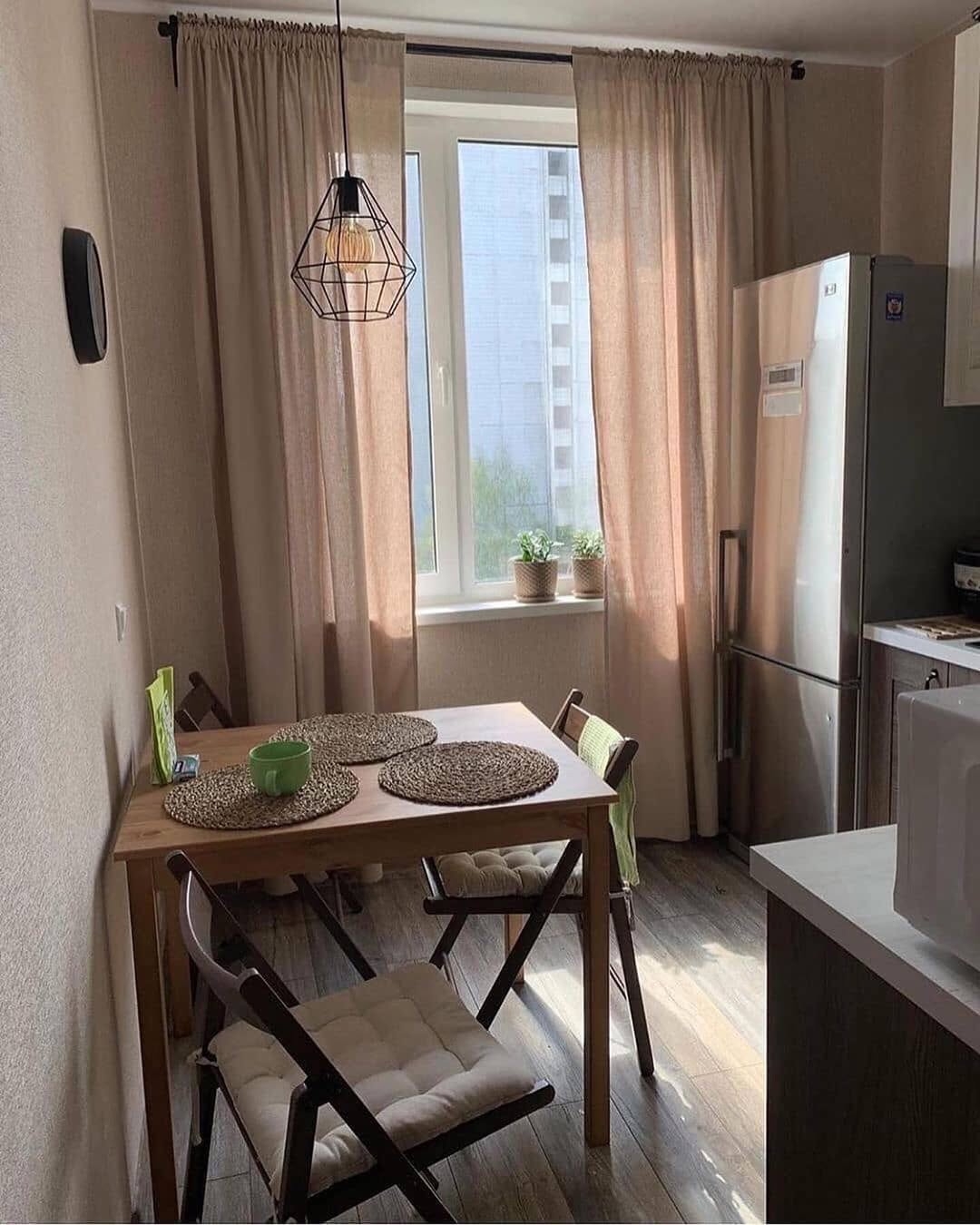 Небольшая, но уютная кухня. А вам нравится: да или нет?❤️