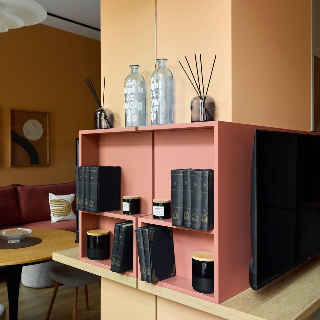 Яркий акцент в однокомнатной квартире🏠

38 кв. м.