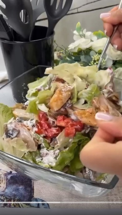 🥗 ПРОТЕИНОВЫЙ САЛАТ 🥗

🥄 Куриного филе – 250 г  
🥄 Шампиньонов – 200 г  
🥄 …