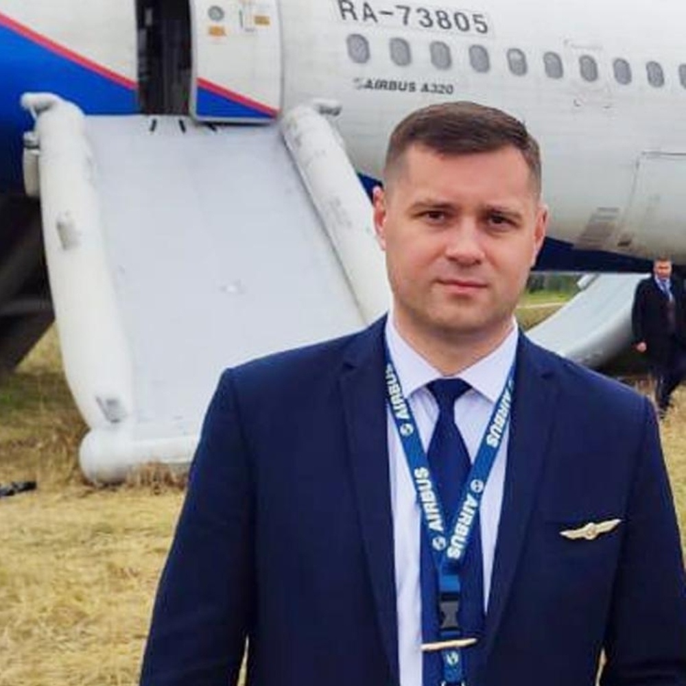 С пилота-героя Сергея Белова, который спас 161 человека, требуют 119 млн рублей …