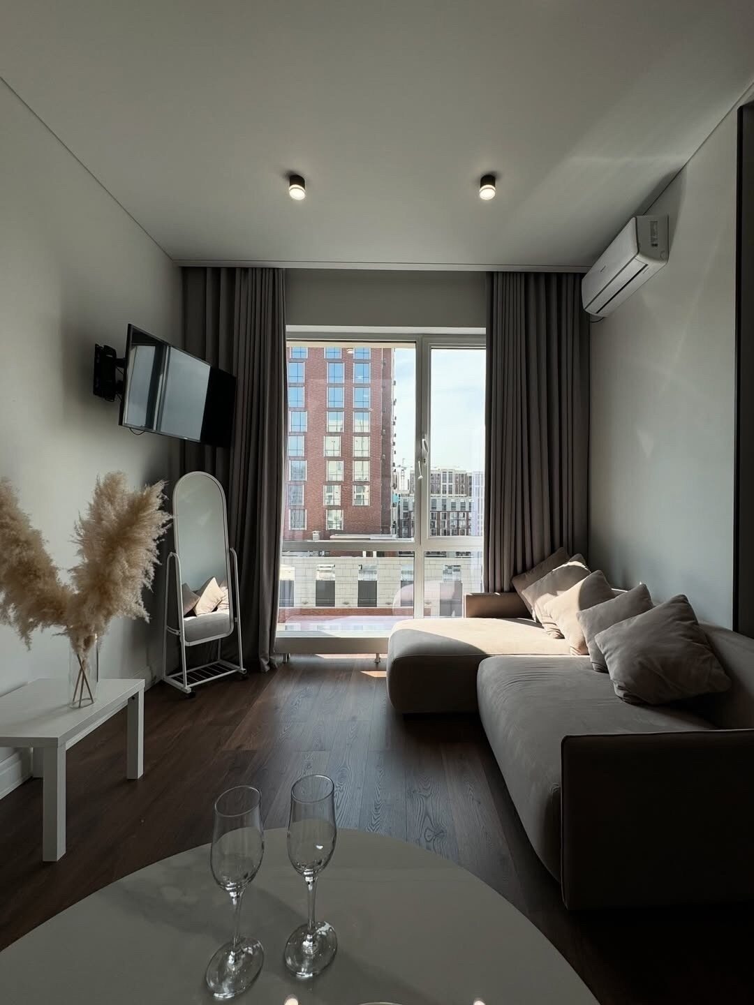 Интерьер в светлых тонах. 
Как вам? MY ROOM ✨💫