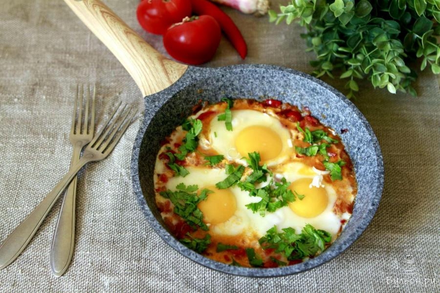 🍳 Классическая Шакшука 🍅 
Пряные яйца, томленные в соусе из перцев и томатов 
…