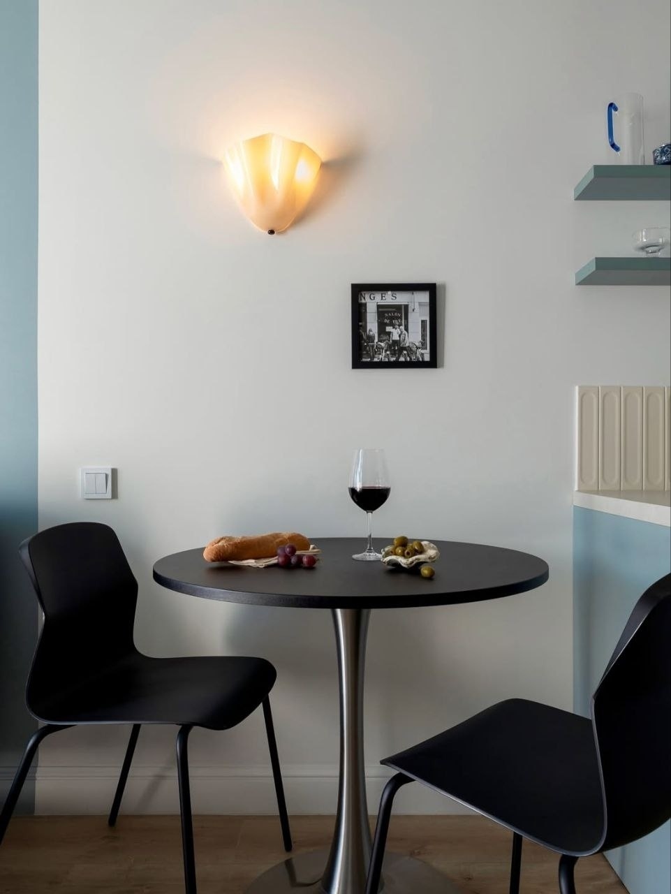 Двухуровневая квартира с морскими акцентами в Сочи