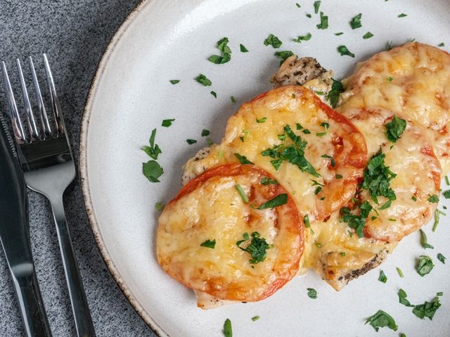 🍽 Мясо по-французски 🍽 
 
✨ Ингредиенты: 
- 500 г любого мяса (свинина, говяди…