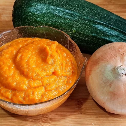 🥒 Кабачковая икра 
 
Ингредиенты:
- Кабачки — 1 кг 🥒 
- Морковь — 1 шт. 🥕 
- …