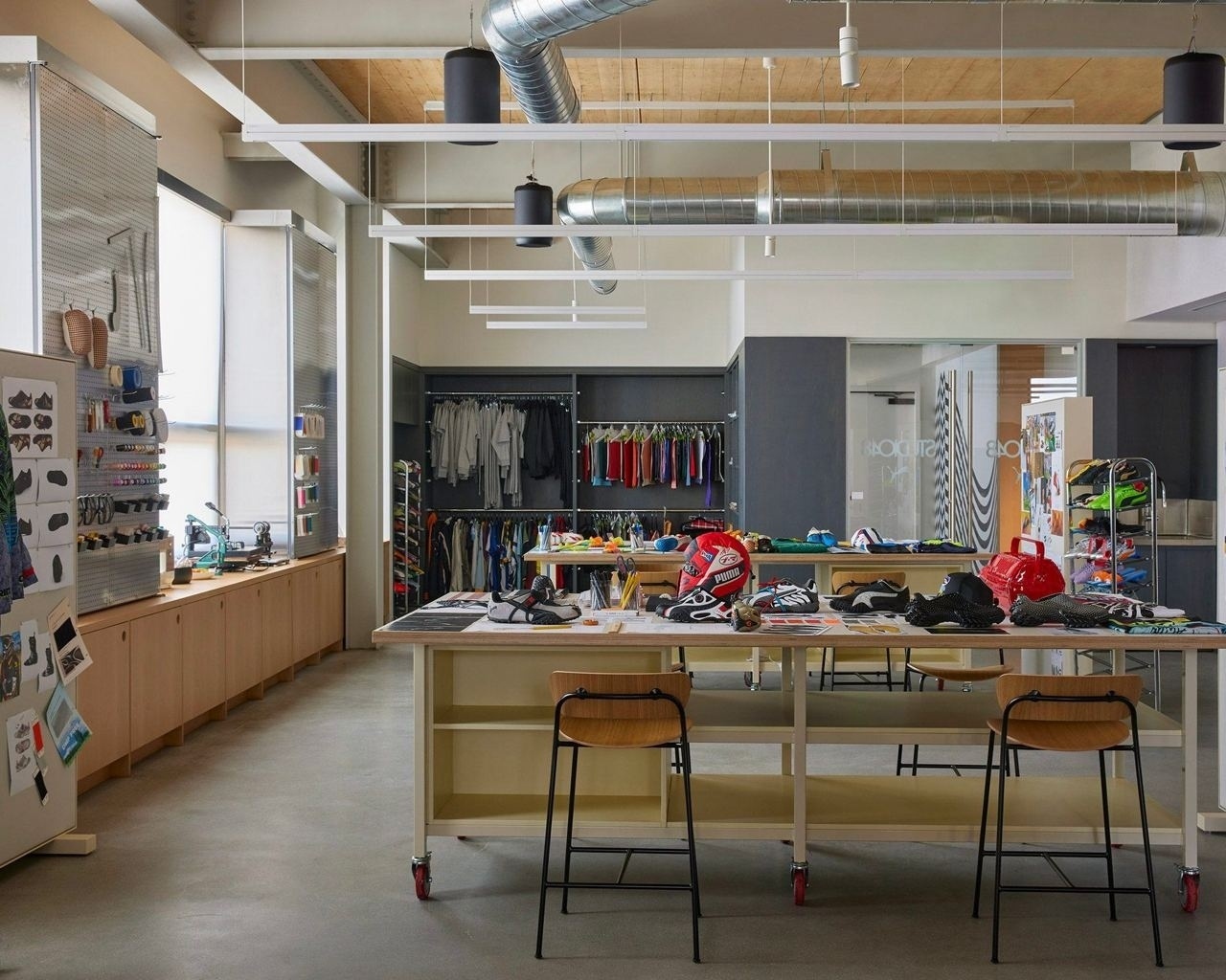 Puma Studios LA: офис, шоурум и креативная лаборатория под одной крышей

Новая с…