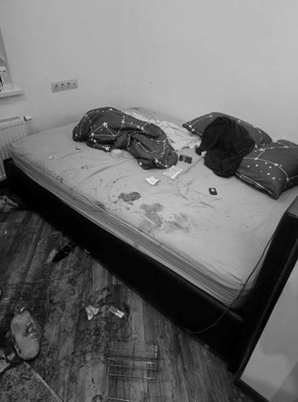 Нежданный гость на свидании

В Москве 38-летняя женщина пришла на встречу с мужч…