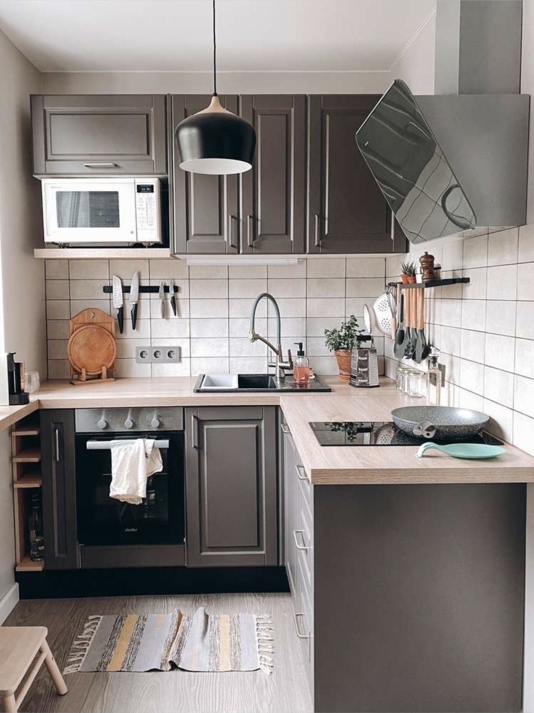 Кухня в хрущевке!😍 Что думаете о таком результате? Пишите ваши мысли в коммента…