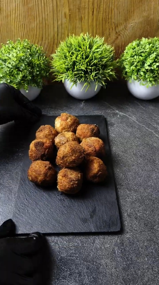 🍙 Ленивые роллы-шарики с крабовыми палочками и икрой 🍥 
Идеальная вкусная и яр…