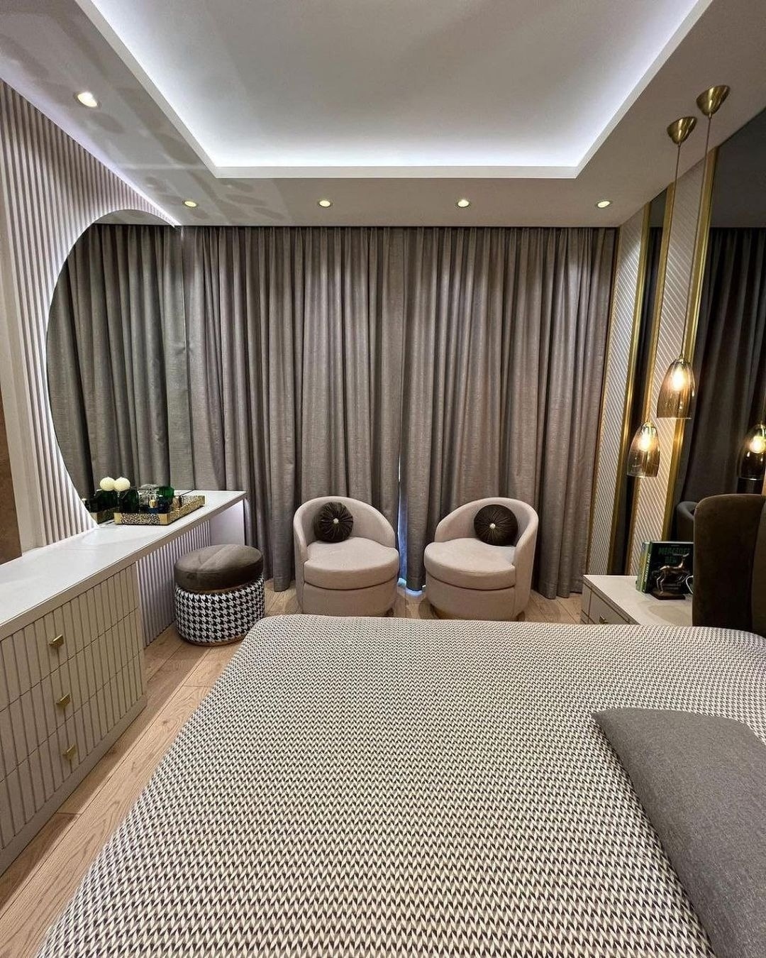 Ннебольшая спальня.