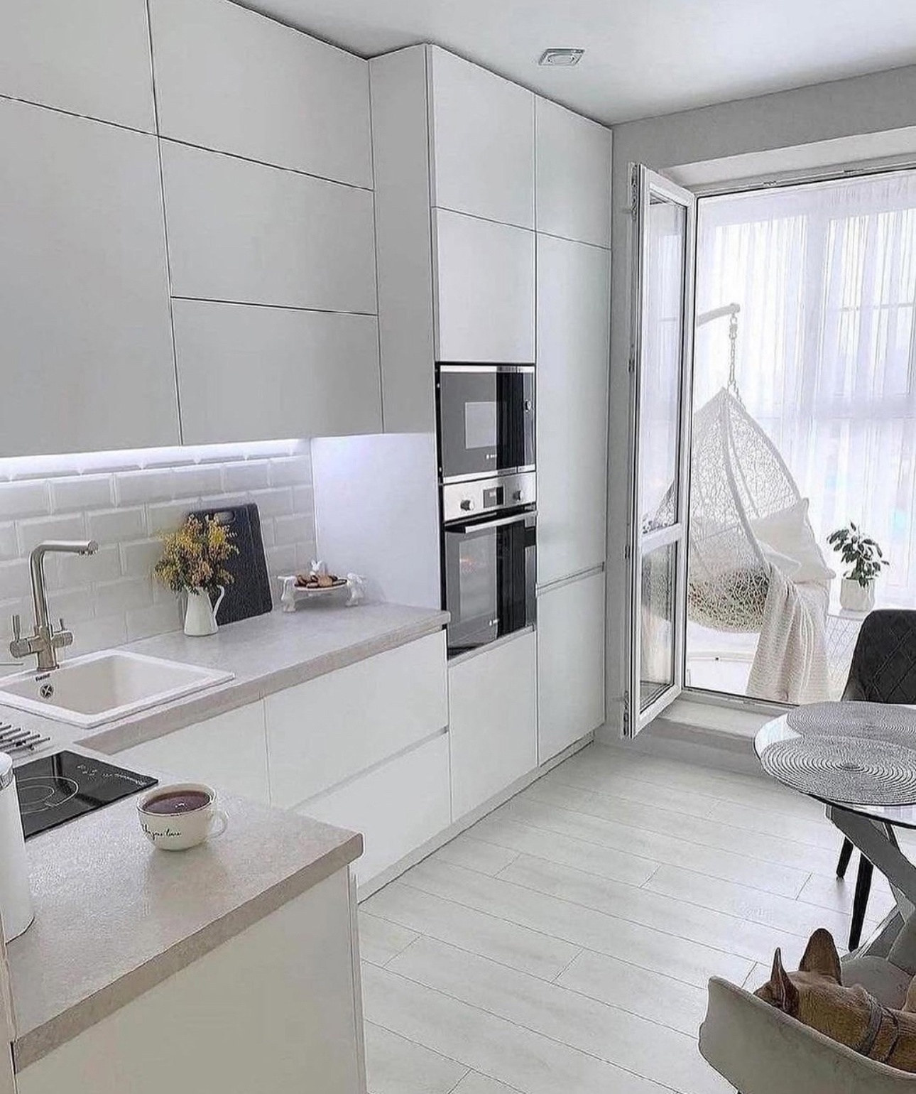 Светлая, элегантная и уютная квартира.