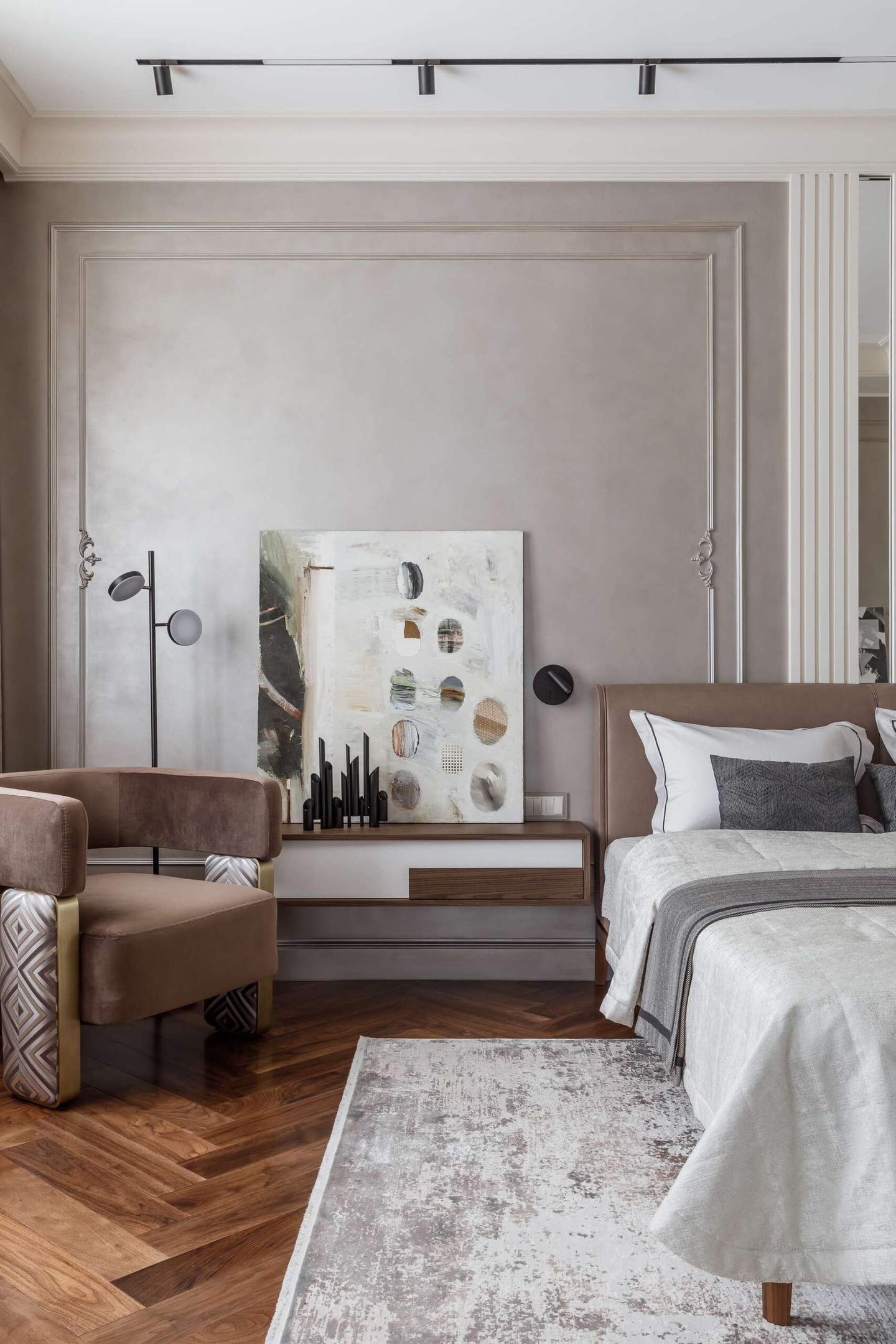 Семейный очаг: уютный дом с мансардой для нескольких поколений

Дом был куплен г…