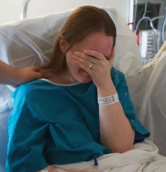 ПОСЛАНИЕ ЖИВЫМ
Душераздирающее прощальное письмо 27-летней девушки, умершей от р…