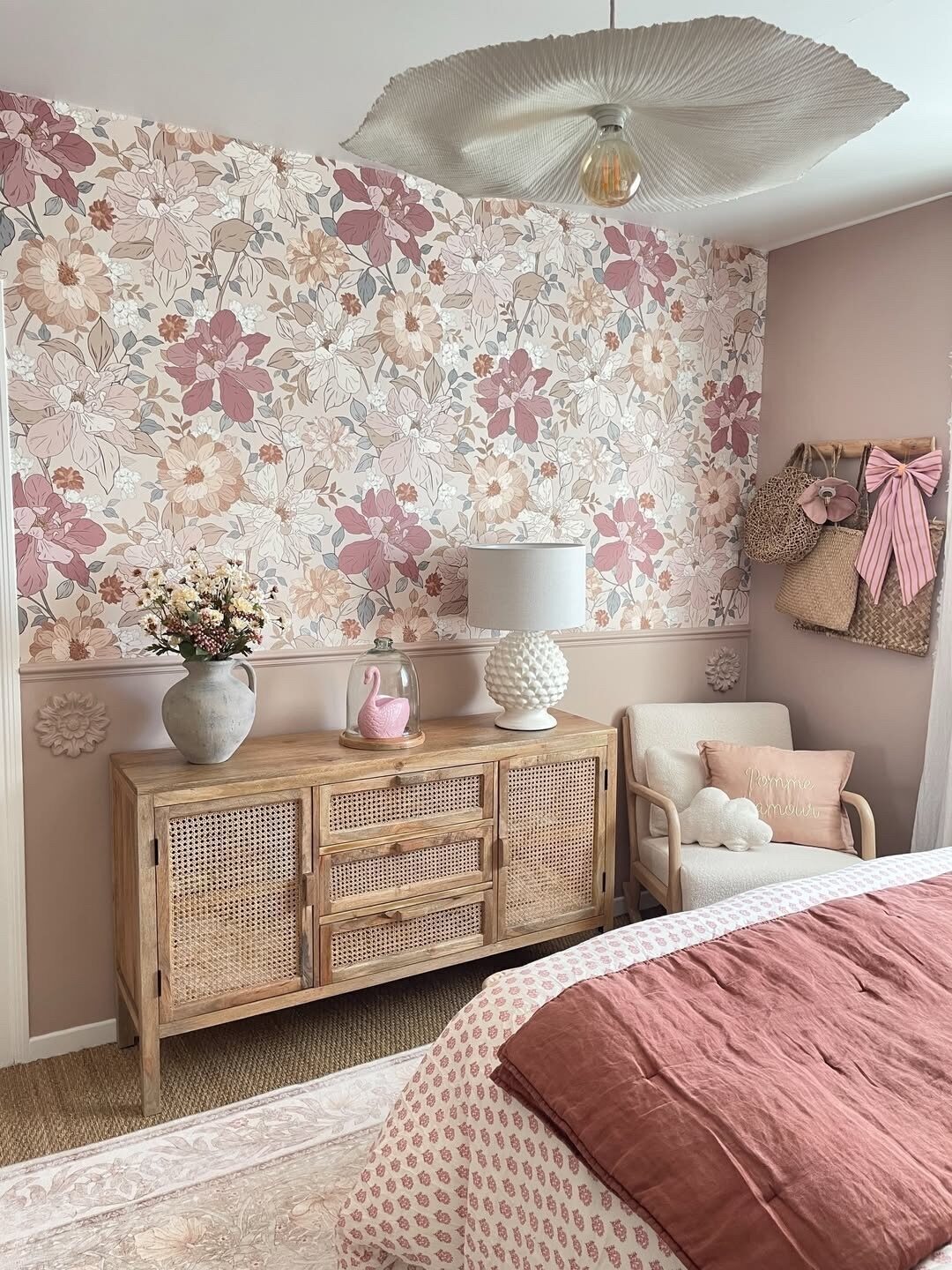 Эта спальня — настоящая мечта для романтической натуры 🌸🎀