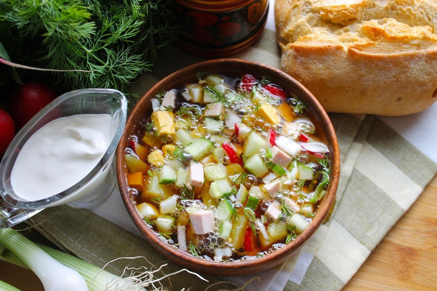 🥒 Окрошка – классическая летняя прохлада! ❄🍃 
Освежающий суп с хрустящими овощ…