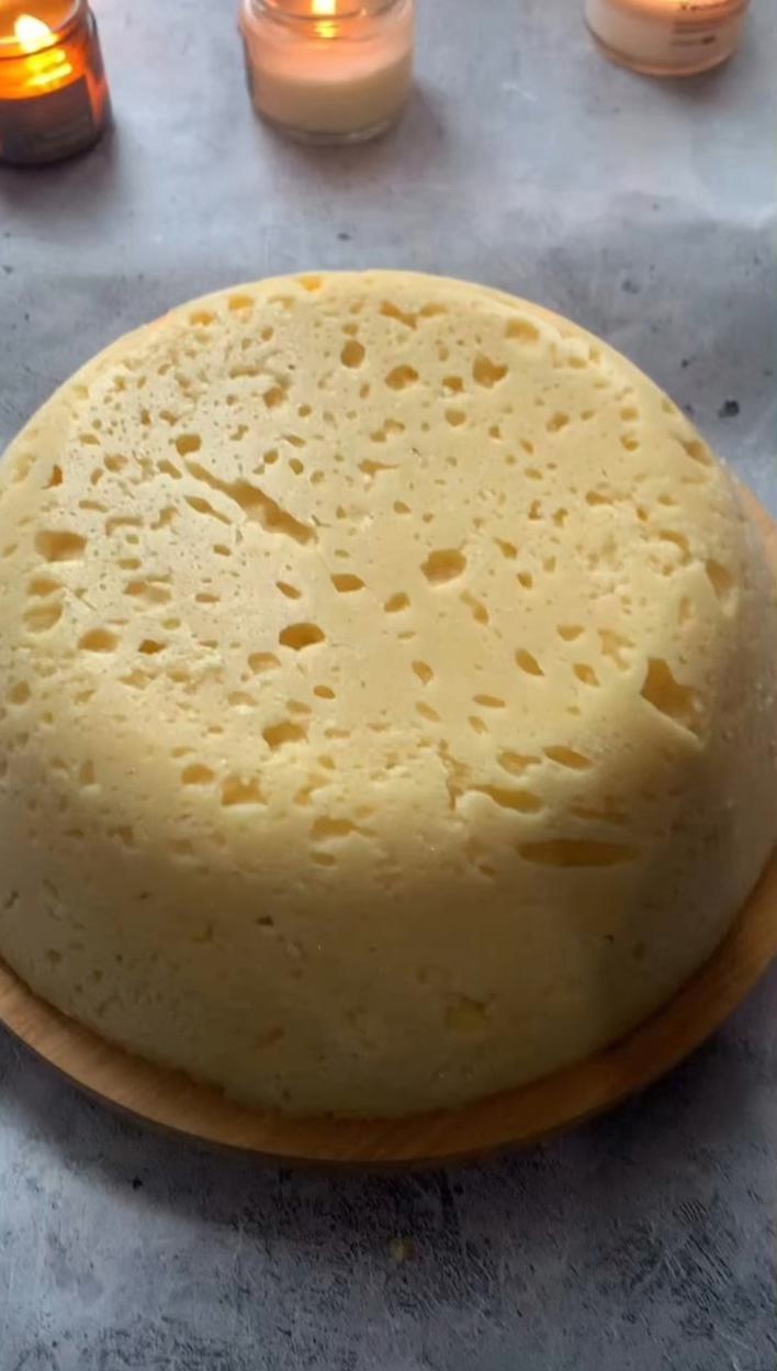 СЫРОК, ПРИГОТОВЛЕННЫЙ ДОМА 🧀

Что понадобится:
- ⏺ 1 литр молока
- ⏺ 1 кг творо…
