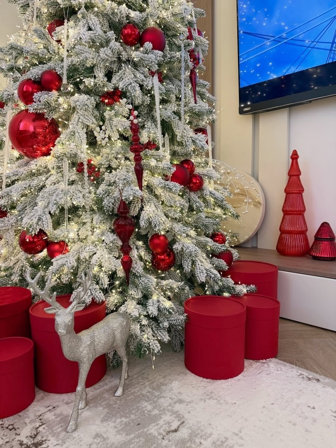 Новогоднего настроения вам в ленту 😍